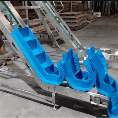 PP chain plate high angle conveyor