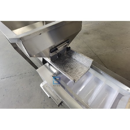 Flipper Z-shaped elevator